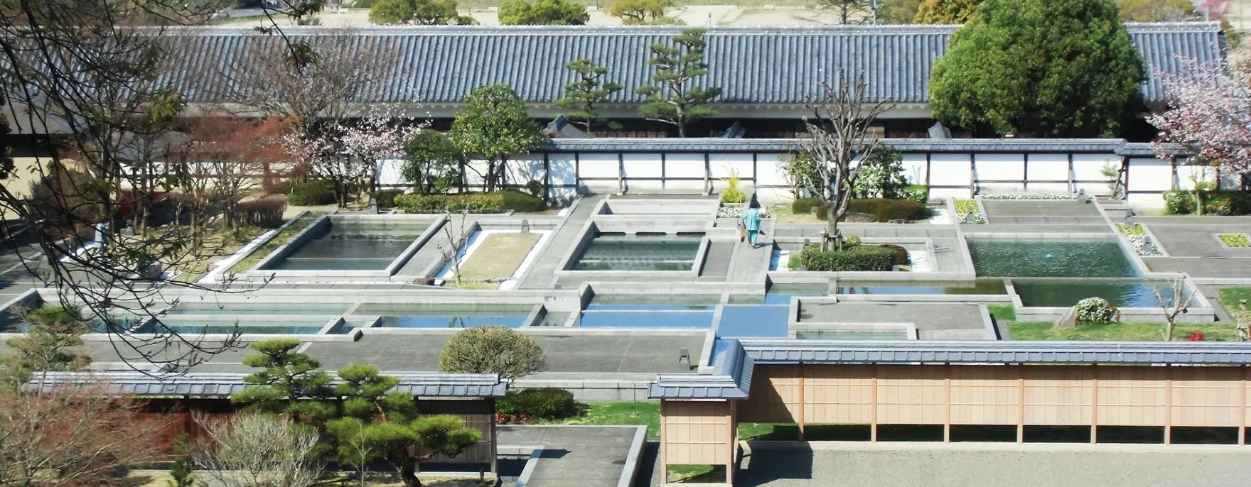 🏯 니노마루 역사 유적 정원(니노마루 시세키 테이엔) 이미지 1